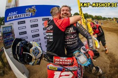 ADAC MX Masters 2023 , ADAC MX Masters Dreetz

Maximilian Nagl ( Deutschland / Honda / KMP Honda Racing powered by Krettek ) beim ADAC MX Masters mit Alexander Karg, Teamchef KMP-Honda-Racing