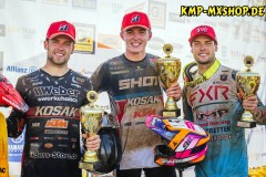 ADAC MX Masters 2023 , ADAC MX Masters Tensfeld

Gesamtwertung der ADAC MX Masters v.l.n.r.: Tom Koch ( Deutschland / KTM / Kosak Racing Team ), Maximilian Spies ( Deutschland / KTM / Kosak Racing Team / ADAC Berlin Brandenburg e.V. ) und Jordi Tixier ( Frankreich / Honda / KMP Honda Racing powered by Krettek )