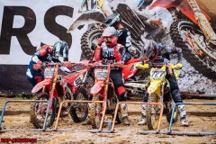 Bielstein , 040721 , ADAC MX Masters

Im Bild: Jeremy Delince ( Belgien / Honda / KMP-Honda-Racing ), Petar Petrov ( Bulgarien / Honda / KMP Honda Racing ) und Boris Maillard ( Frankreich / Suzuki / stielergruppe.mx Johannes-Bikes Suzuki ) beim ADAC MX Masters

Foto: Steve Bauerschmidt
