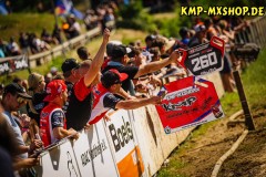Bielstein , 170623 , ADAC MX Masters

Im Bild: Mechaniker von Maximilian Nagl ( Deutschland / Honda / KMP Honda Racing powered by Krettek ) beim ADAC MX Masters in der Helferbox

Foto: Steve Bauerschmidt