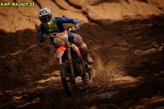 sb250830a152